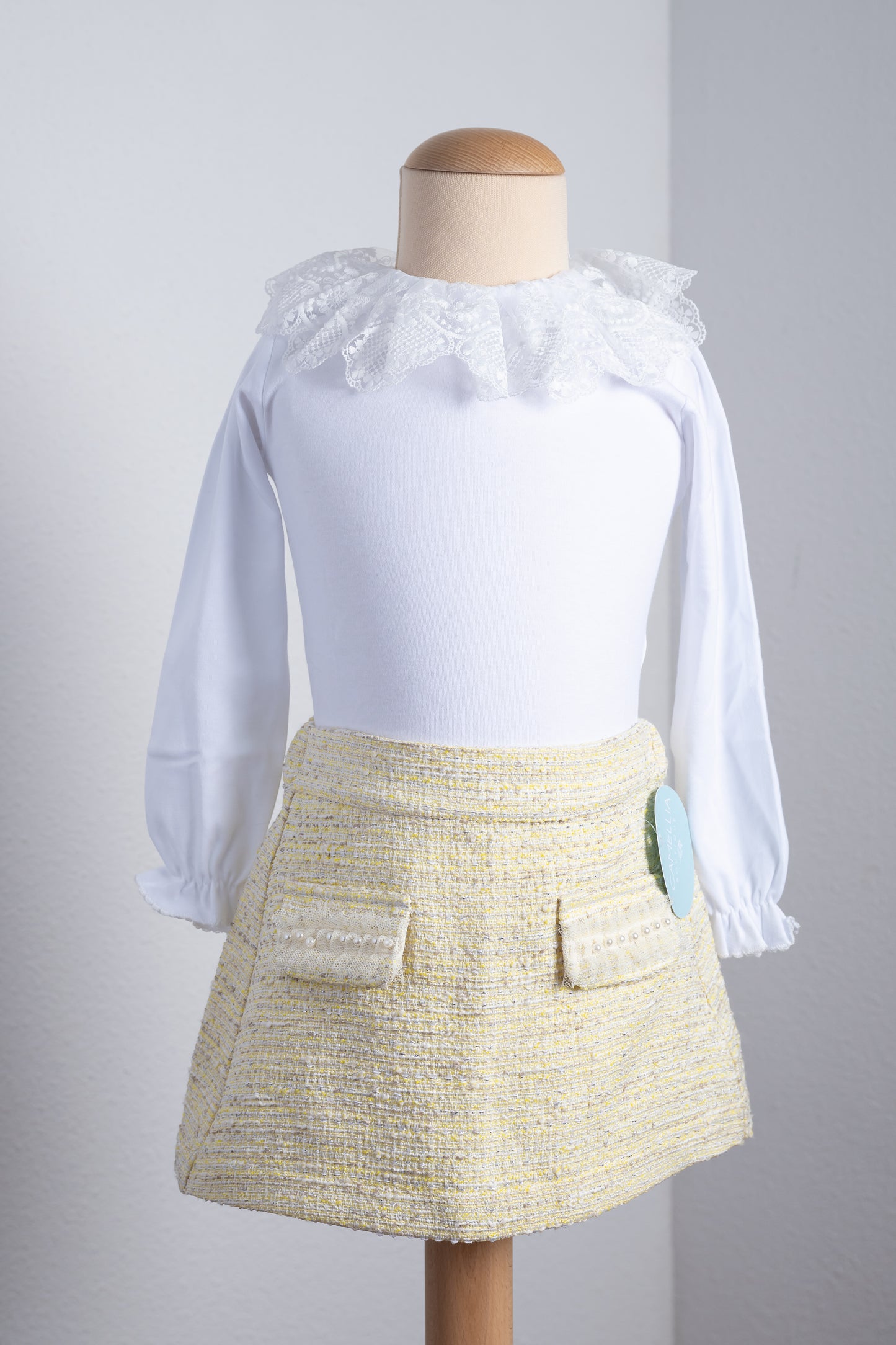 Wit jersey shirt met grote kraag van kant