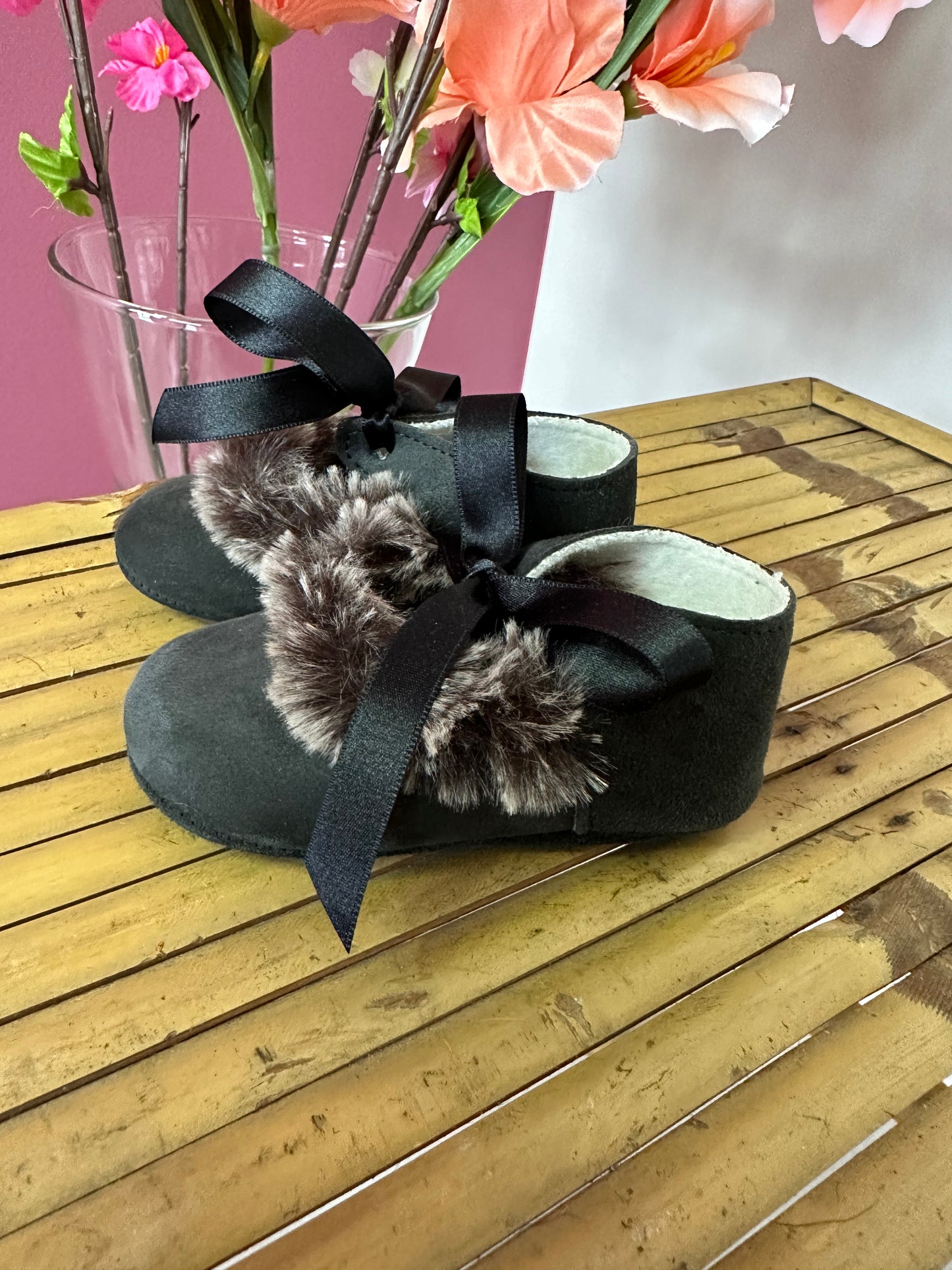 Baby schoentjes met bontje zwart